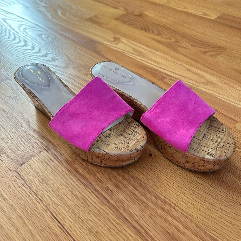 Bandolino women slide sandals/  Size 7/ Beautiful Fushia color.
